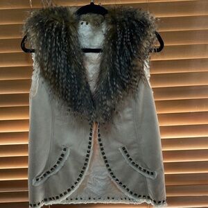 Women's Fur Trim Vest - Cream
